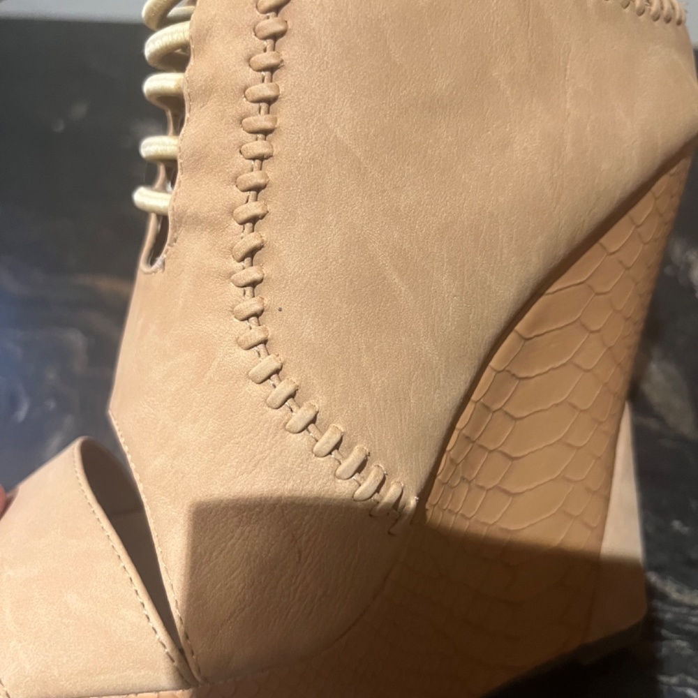 Unique wedge heels - Picture 4 of 5